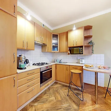 Sunny Corner Saska Kepa