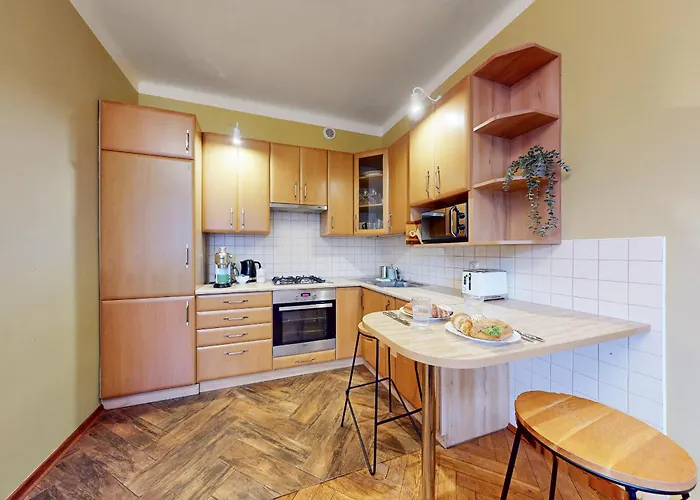 Sunny Corner Saska Kepa *